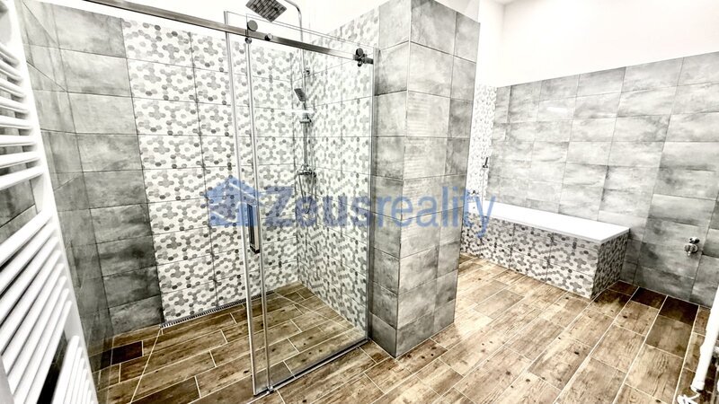 3+1/komora/119m2/Praha 1/Nové Město/Pštrossova/po rekonstrukci/částečně vybaven/