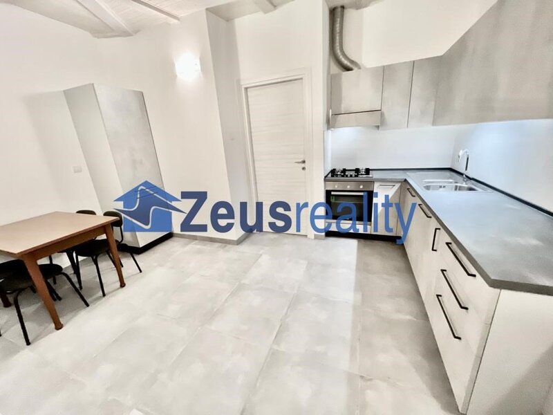 3+KK/51m2/společný balkon/Plzeňská/Smíchov/Praha 5/novostavba/zařízen