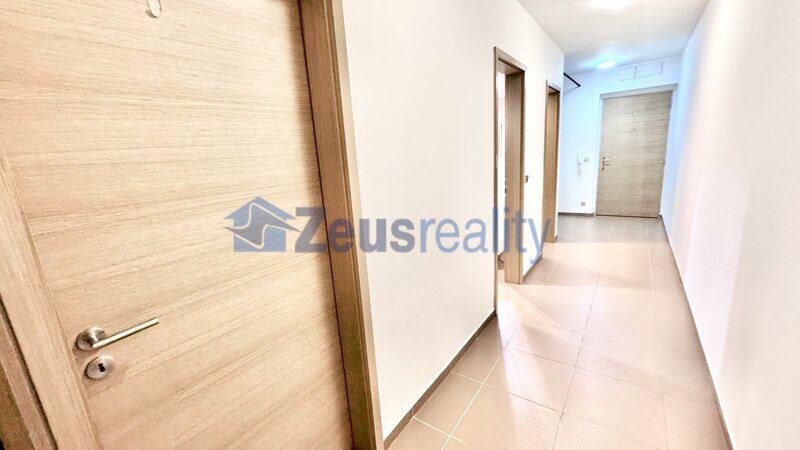 3+K/84m2/terasa s předzahrádkou 45m2/parkovací stání/Praha 5/Smíchov/Na Popelce/částečně zařízen/nov