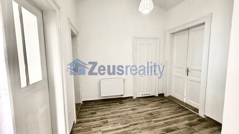 3+KK/75m2/společný balkon/ Praha1/Staré Město/U milosrdných/částečně zařízen