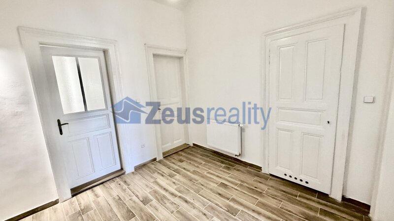 3+KK/75m2/společný balkon/ Praha1/Staré Město/U milosrdných/částečně zařízen