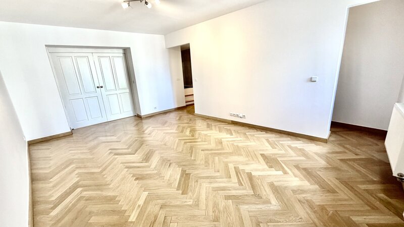 3+1/100m2/balkon/Jánská/Staré město/Praha 1/zařízen částečně