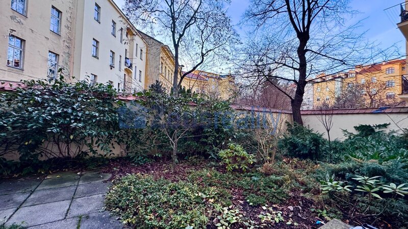 2+1/2xkoupelna/63m2/Budečská/Praha 2/Vinohrady/samostatné pokoje/po rekonstrukci/častečně vybaven/