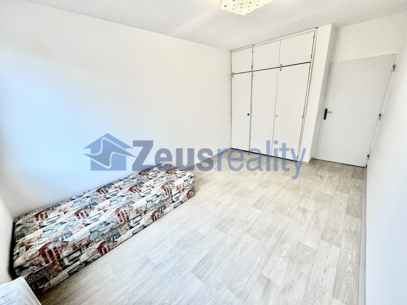 3+1/balkon/77m2/Katovická/Praha 8/Bohnice/částečně vybaven/