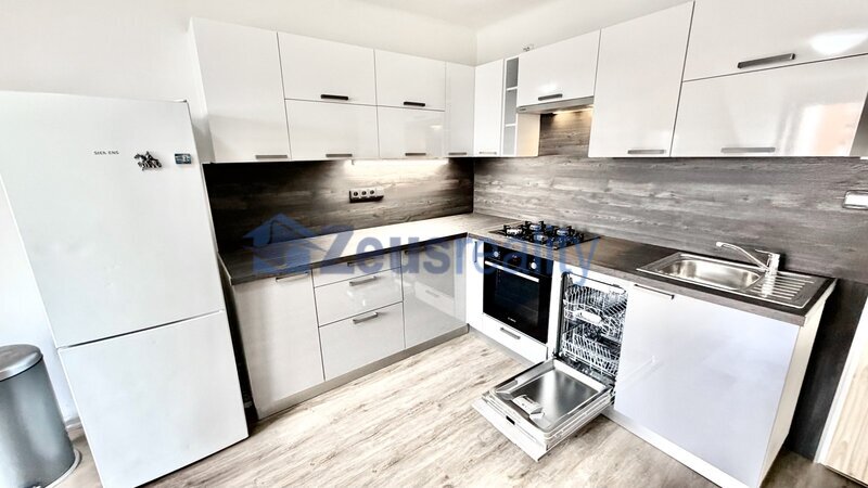 4+KK/100m2/Sokolovská/Praha 9/Vysočany/částečně vybaven