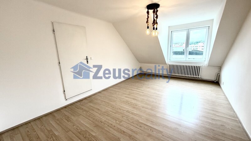 4+KK/100m2/Sokolovská/Praha 9/Vysočany/částečně vybaven