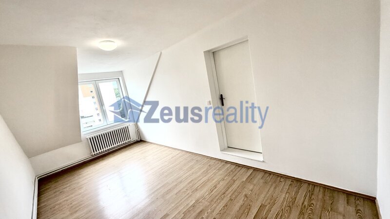 4+KK/100m2/Sokolovská/Praha 9/Vysočany/částečně vybaven