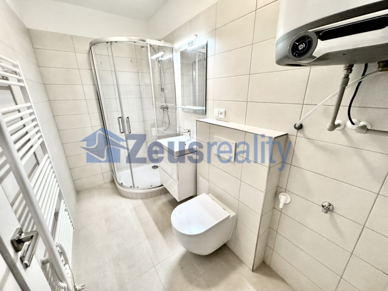 2+KK/39m2/Plzeňská/Praha 5/Smíchov/zařízen částečně/novostavba/