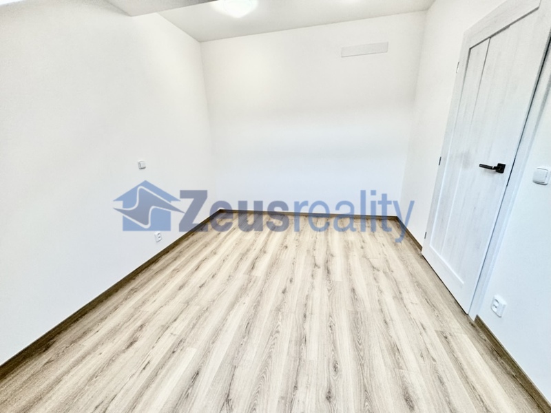 2+KK/39m2/Plzeňská/Praha 5/Smíchov/zařízen částečně/novostavba/