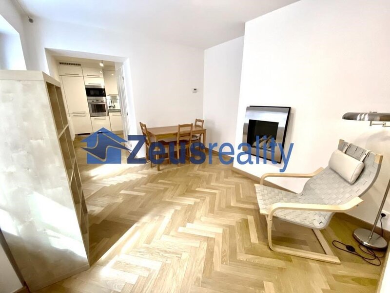 2+1/61m2/Jánská/Staré město/Praha 1/částečně vybaven