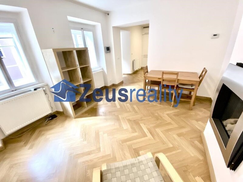 2+1/61m2/Jánská/Staré město/Praha 1/částečně vybaven