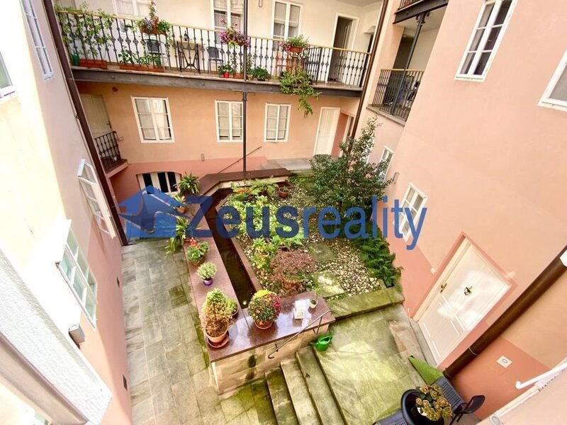 2+1/61m2/Jánská/Staré město/Praha 1/částečně vybaven