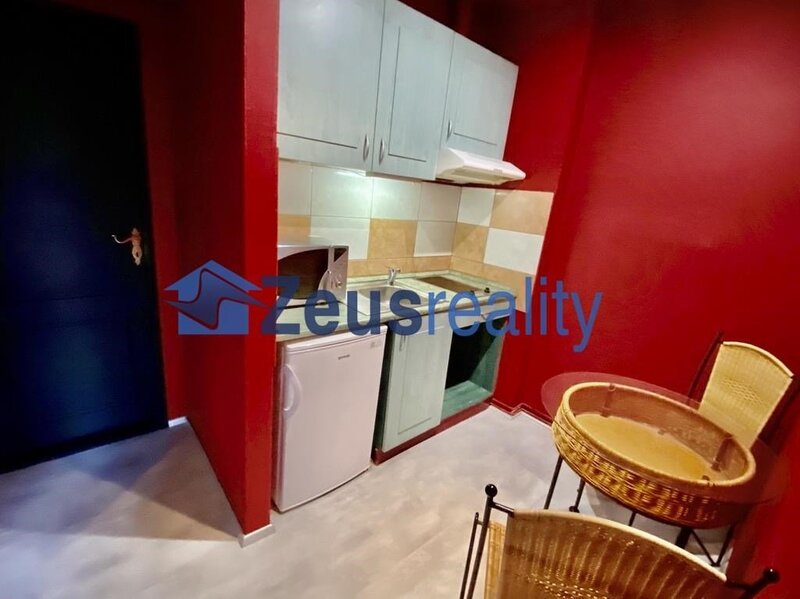 3+1/84m2/společný balkon/Lucemburská/Vinohrady/Praha 3/částečně zařízen /