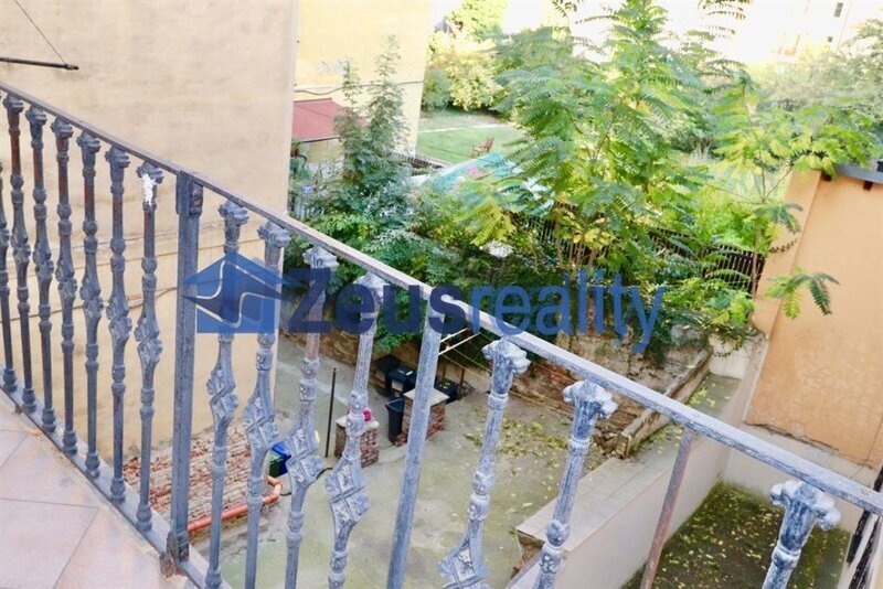 1+1/balkon/48m2/Lípová/Nové Město/Praha 2/zařízen/u metra a tramvaje