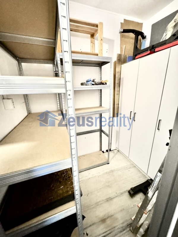 2+1/balkon/55m2/komora/Třeboradická/Praha 8/Kobylisy/vybaven