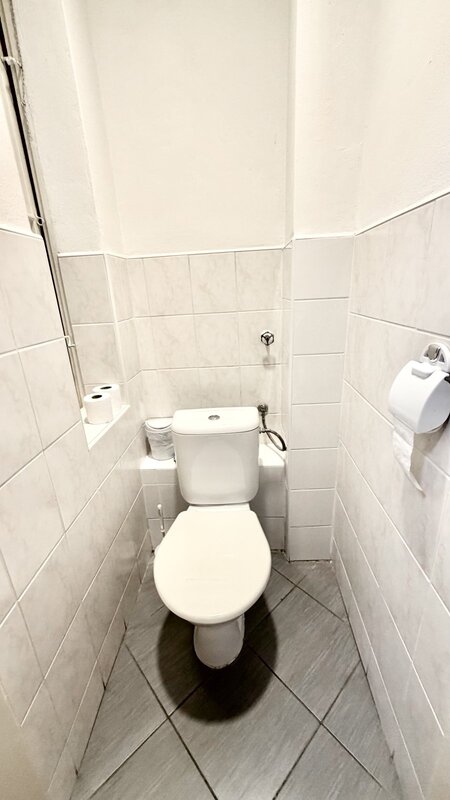 Kanceláře/1místnosti/27,83m2/Kaprova/Praha 1/Staré město/nezařízeno