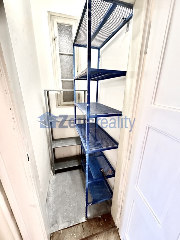 3+KK/81m2/balkon/Boleslavská/Vinohrady/Praha 3/nezařízen