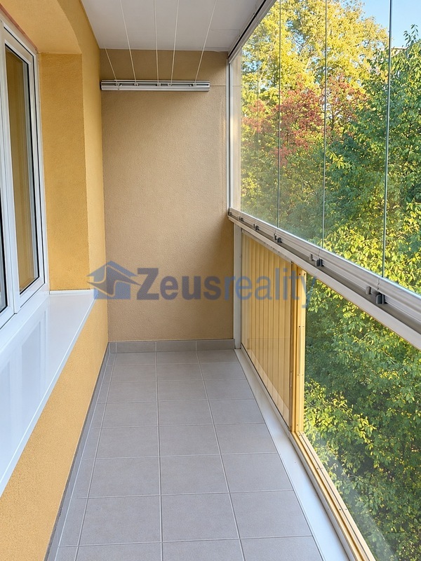 4+KK/lodžie/80m2/Praha 4/Svojšovická/Záběhlice/samostatné pokoje/po rekonstrukci/část. zařízen
