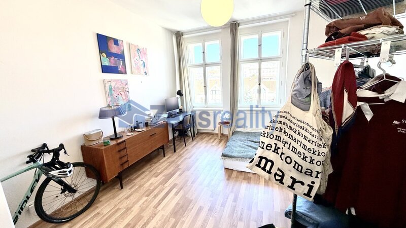 2+1/58m2/Nové Město/Na slupi/Praha 2/částečně zařízen/po rekonstrukci