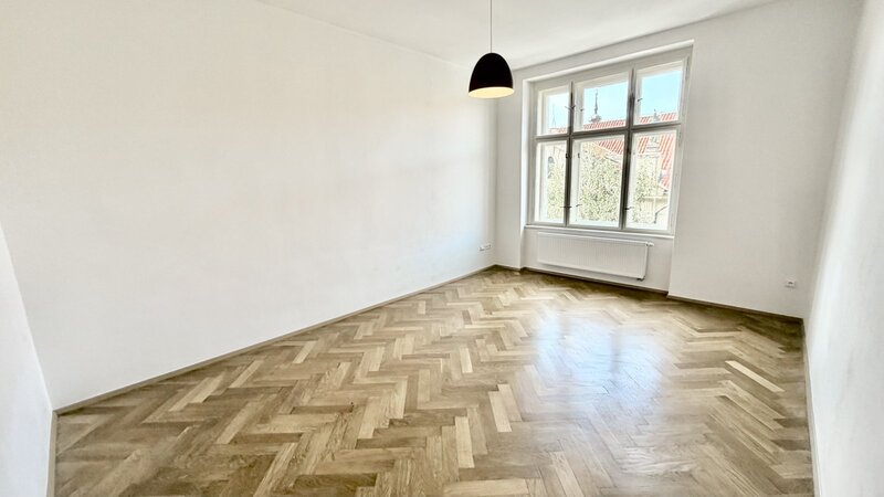 2+1/75m2/společný balkon/ Praha1/Staré Město/U milosrdných/částečně zařízen