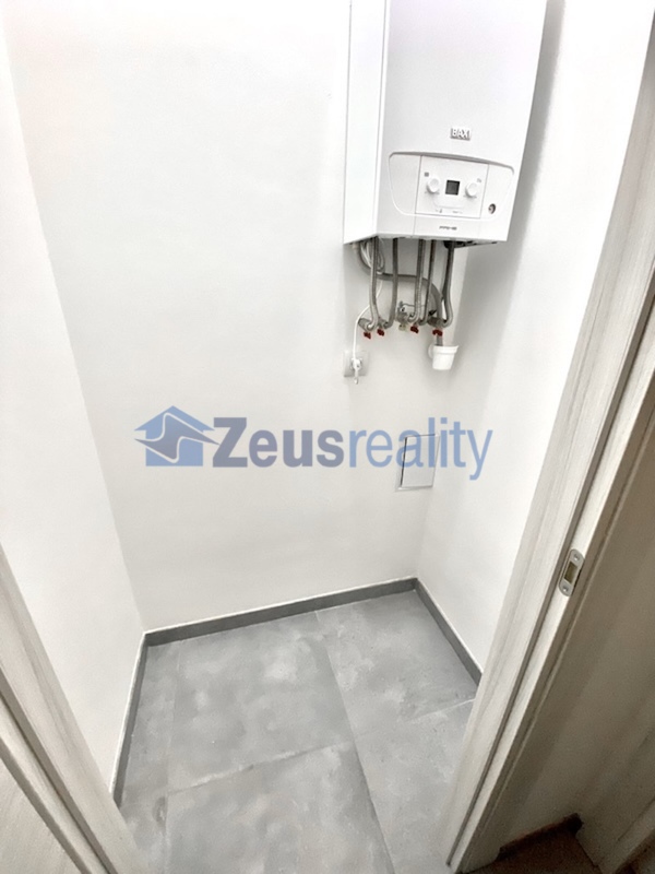 3+KK/46m2/společný balkon/Plzeňská/Praha 5/Smíchov/zařízen komplet