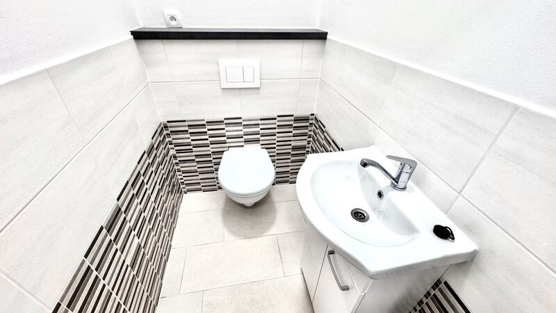 Kancelář /42m2/Praha 2/Nové Město/Tyršova/částečně zařízen/u metra