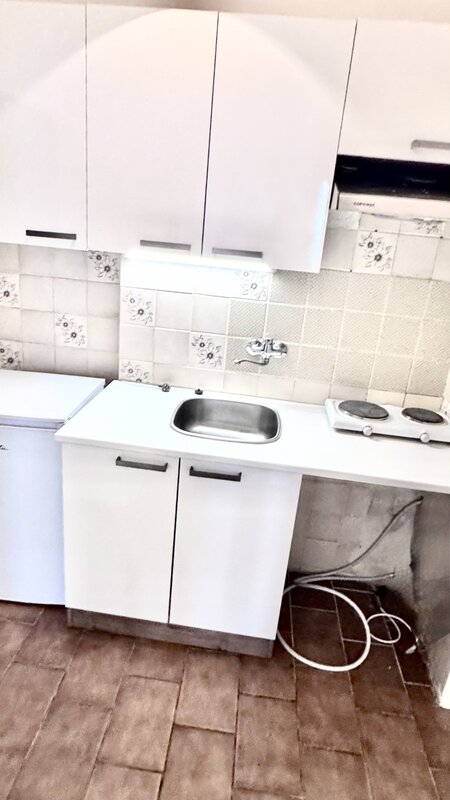 1+KK/28m2/Ronkova/Praha 8/částečně zařízen/