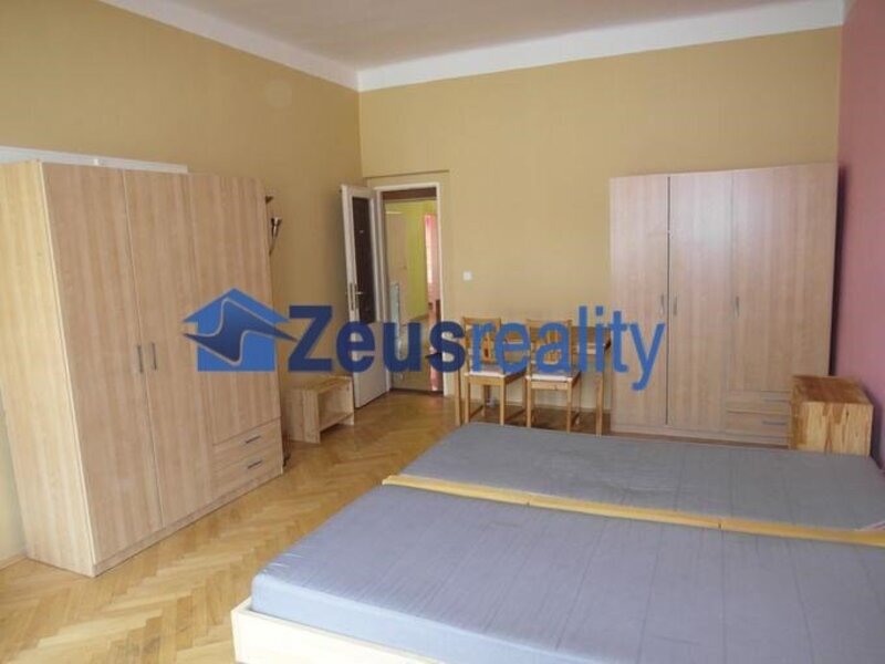 3+KK/80m2/Praha 2/Vinohrady/Vinohradská/samostatné pokoje/u metra/zařízen