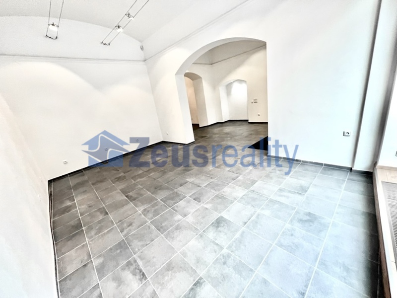 Prodejna/2místnosti/79m2 /Praha 5/Smíchov/Plzeňská/po rekonstrukci