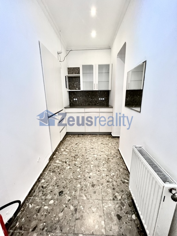 Prodejna/2místnosti/79m2 /Praha 5/Smíchov/Plzeňská/po rekonstrukci