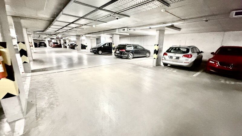 Garážové stání/13m2/Zvěřinova/Praha 3/Strašnice