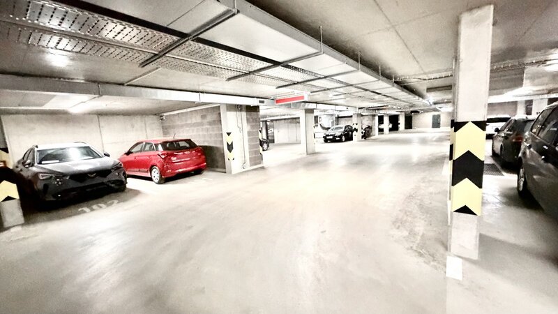 Garážové stání/13m2/Zvěřinova/Praha 3/Strašnice