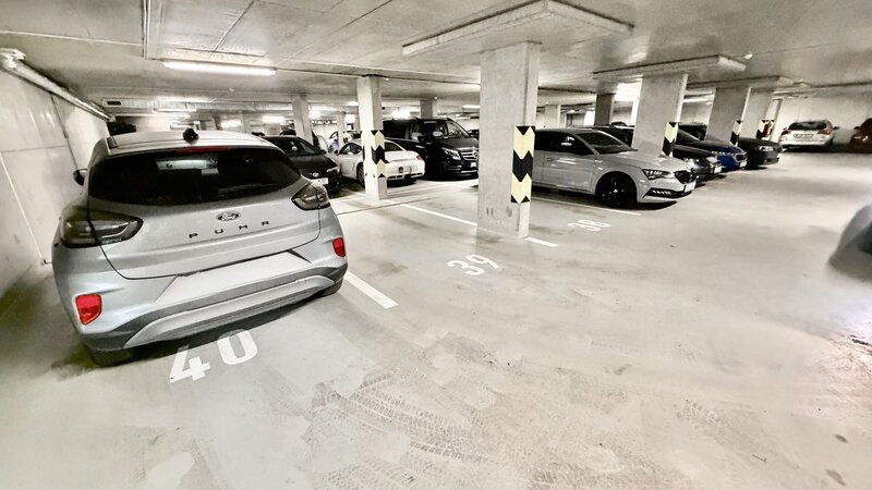 Garážové stání/13m2/Zvěřinova/Praha 3/Strašnice