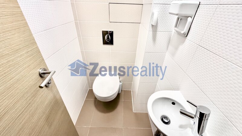 3+KK/84m2/terasa s předzahrádkou 45m2/parkovací stání/Praha 5/Smíchov/Na Popelce/částečně zařízen/