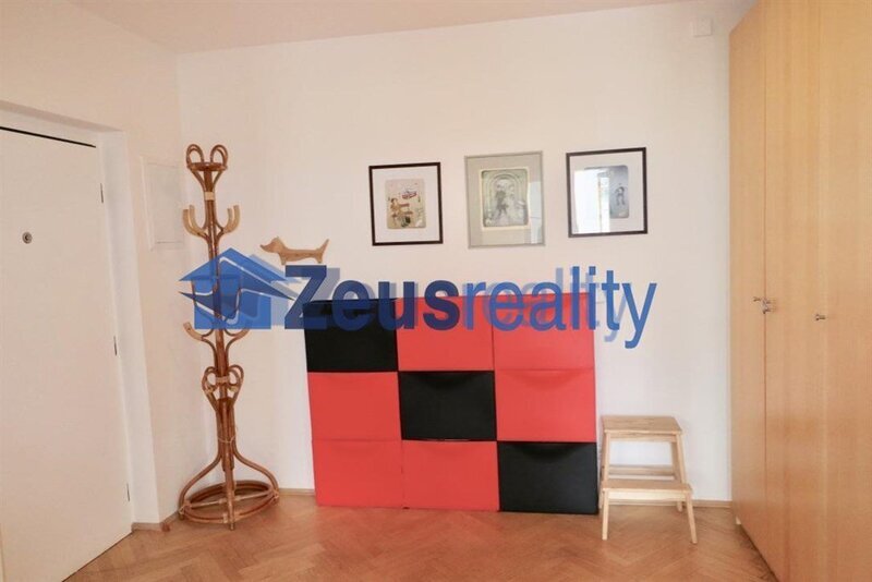 1+1/šatna/balkon/88m2/Břevnov/8.listopadu/Praha 6/garážového stání/zařízen komplet/novostavba