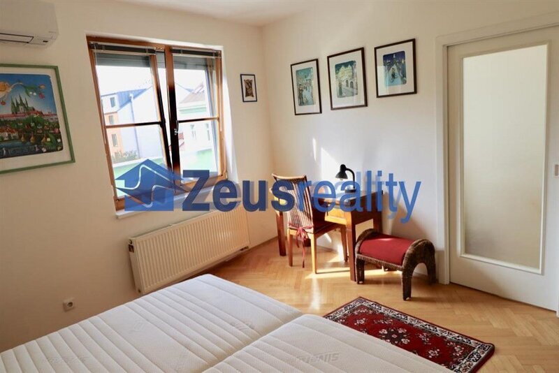 1+1/šatna/balkon/88m2/Břevnov/8.listopadu/Praha 6/garážového stání/zařízen komplet/novostavba