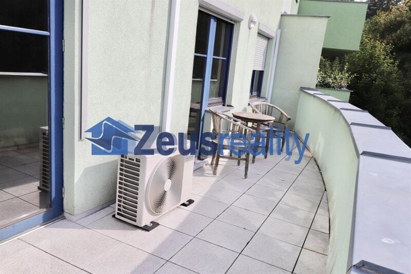 1+1/šatna/balkon/88m2/Břevnov/8.listopadu/Praha 6/garážového stání/zařízen komplet/novostavba