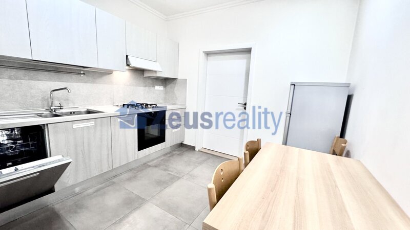 1+1/32/m2/terasa/Plzeňská/Smíchov/Praha 5/ Smíchov/Plzeňská/po rekonstrukci