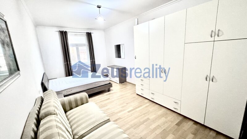 2+KK/32/m2/terasa/Plzeňská/Smíchov/Praha 5/ Smíchov/Plzeňská/po rekonstrukci