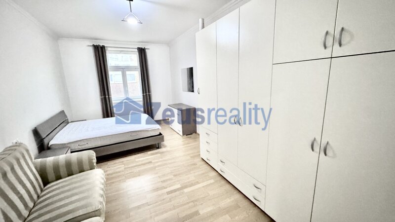 2+KK/32/m2/terasa/Plzeňská/Smíchov/Praha 5/ Smíchov/Plzeňská/po rekonstrukci