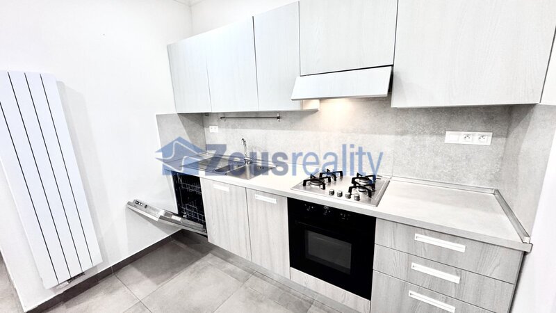 2+KK/32/m2/terasa/Plzeňská/Smíchov/Praha 5/ Smíchov/Plzeňská/po rekonstrukci