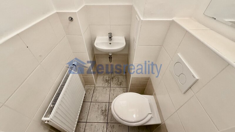 2+1/70m2/Školská/Nové město/Praha 1/po rekonstrukci/zařízen /