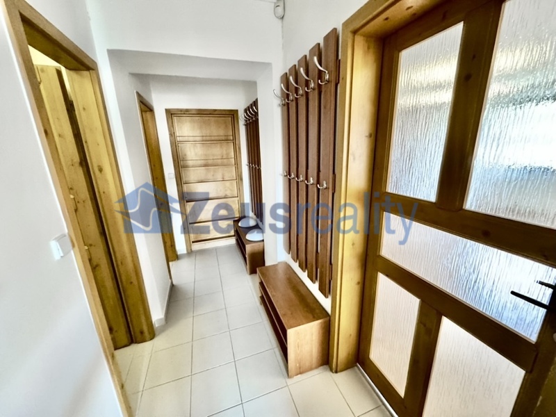 4+KK/123m2 + terasa 35m2/Fráni Šrámka/Praha 5/Smíchov/zařízen částečně