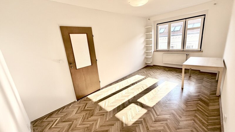 3+1/terasa/117m2/Grafická/Smíchov/Praha 5/částečně vybaven