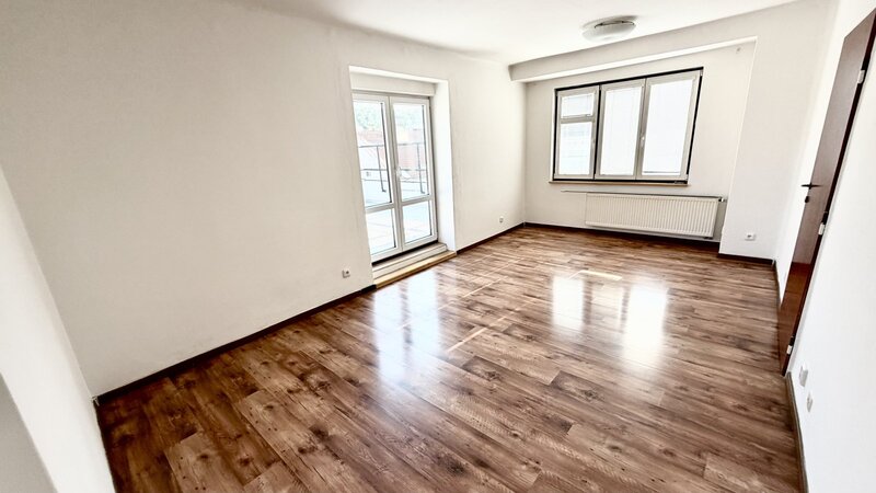 3+1/terasa/117m2/Grafická/Smíchov/Praha 5/částečně vybaven