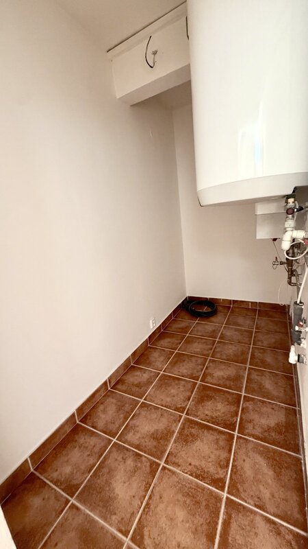 3+1/terasa/117m2/Grafická/Smíchov/Praha 5/částečně vybaven