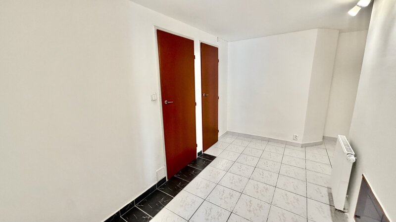 3+1/terasa/117m2/Grafická/Smíchov/Praha 5/částečně vybaven