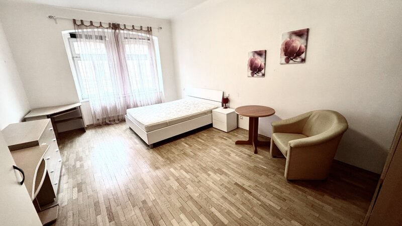 2+KK/41m2/Plzeňská/Smíchov/Praha 5/zařízen/blízko METRA stanice Anděl/po rekonstrukci/