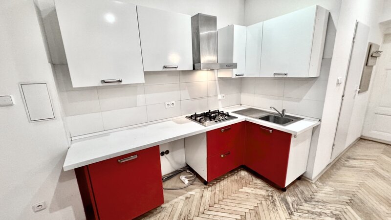 2+KK/41m2/Plzeňská/Smíchov/Praha 5/zařízen/blízko METRA stanice Anděl/po rekonstrukci/