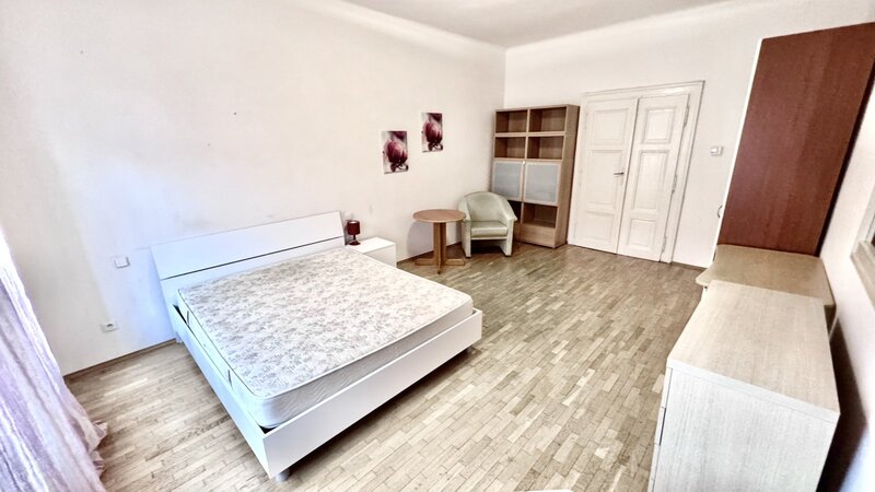 2+KK/41m2/Plzeňská/Smíchov/Praha 5/zařízen/blízko METRA stanice Anděl/po rekonstrukci/